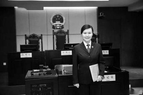 东北法庭女法官吃瓜,司法工作之外的趣味生活