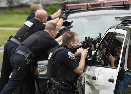 美国警察吃瓜图片,网络热议背后折射社会现象