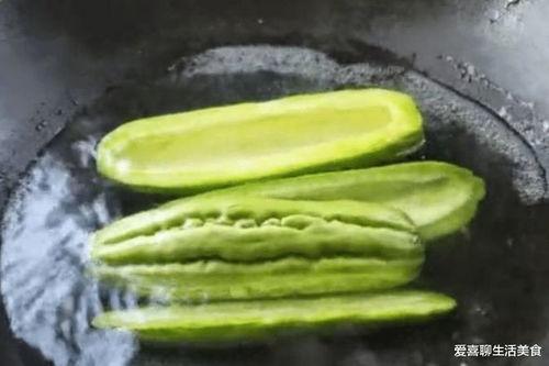 吃瓜要这样吃才好吃图片,揭秘吃瓜最佳姿势