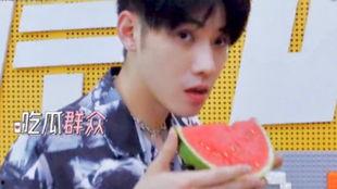 帅气吃瓜,揭秘娱乐圈的甜蜜与苦涩