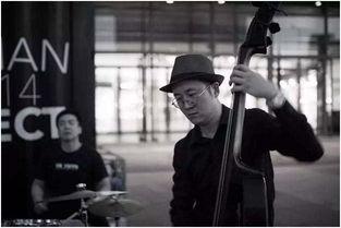 酒后吃瓜围观视频,揭秘网络社交背后的狂欢与争议