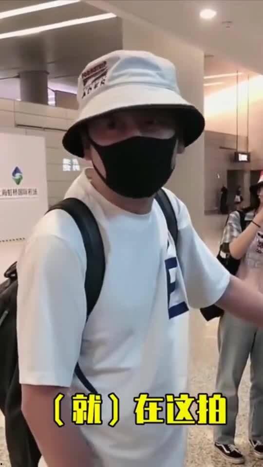 吃瓜路人街坊,揭秘街头巷尾的热辣话题